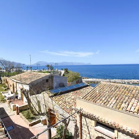 Amazing Home In Trappeto With House Sea View Сasa de vacaciones