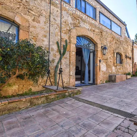 Amazing Home In Trappeto With House Sea View Сasa de vacaciones